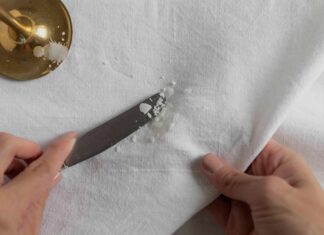 Видалення плям від парафіну зі скатертини: покрокова інструкція