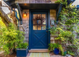 Прості вдосконалення вхідних дверей, які миттєво перетворять ваш дім