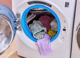 Простий лайфхак для прання скорочує час сушіння та зменшує складки