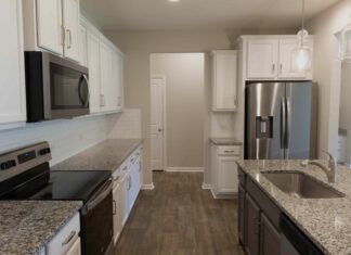 Чотири Ознака Кухонних Меблів від Забудовника – і Як Це Виправити