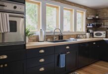 Кухонні Необхідності: Коли Прийшов Час Замінити Предмети для Гігієни та Безпеки