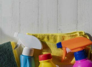 Викиньте ці 5 інструментів для прибирання — професіонали кажуть, що вони лише створюють безлад