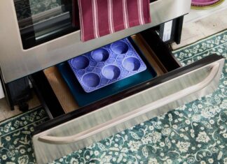 Нижня скринька духовки: Чому її потрібно чистити (і як часто)