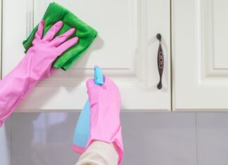 Проста Наука Очищення Забруднених Жиром Кухонних Шаф