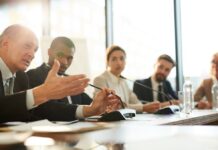 Елітна демократія: Хто насправді при владі?