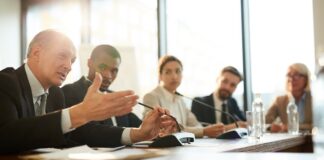 Democrazia d’élite: chi gestisce davvero le cose?