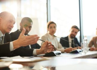 Елітна демократія: Хто насправді при владі?