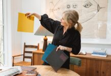 Дизайн вітражних дверей звужений: потрібне голосування читачів