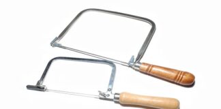 Cara Menggunakan Coping Saw untuk Pemotongan Rumit pada Kayu dan Plastik